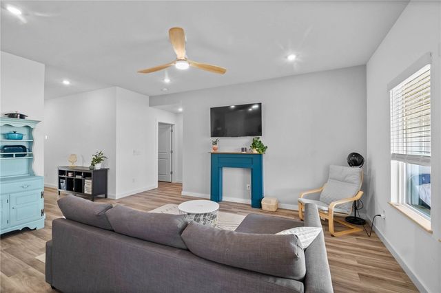 304 NW Bellflower Street, Highfill, AR 72734