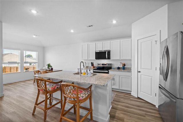 304 NW Bellflower Street, Highfill, AR 72734