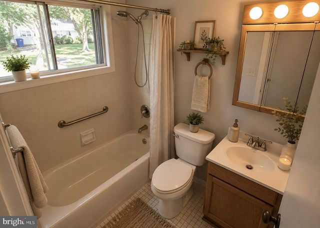 15 CATALPA LN, Levittown, PA 19055