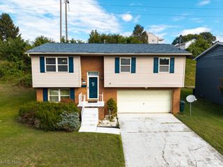 911 20th Street, Vienna, WV 26105