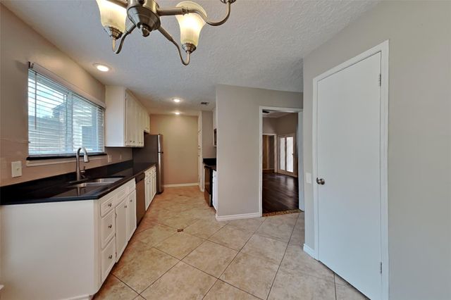 2223 Briarwest Boulevard, Houston, TX 77077