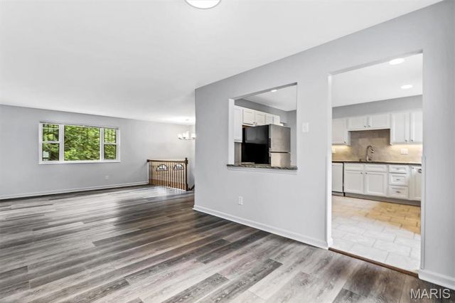 331 Sorrento Drive, Ballwin, MO 63021