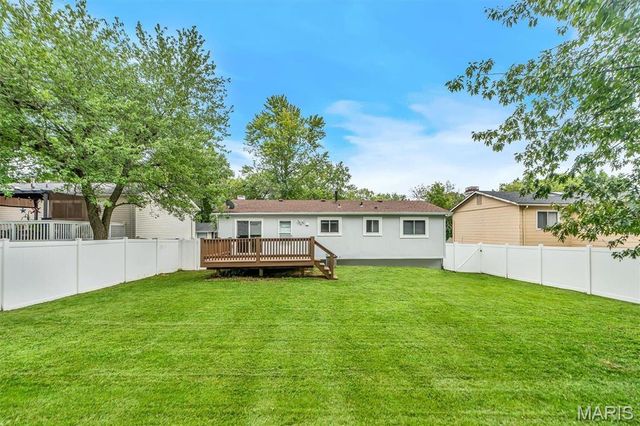 331 Sorrento Drive, Ballwin, MO 63021