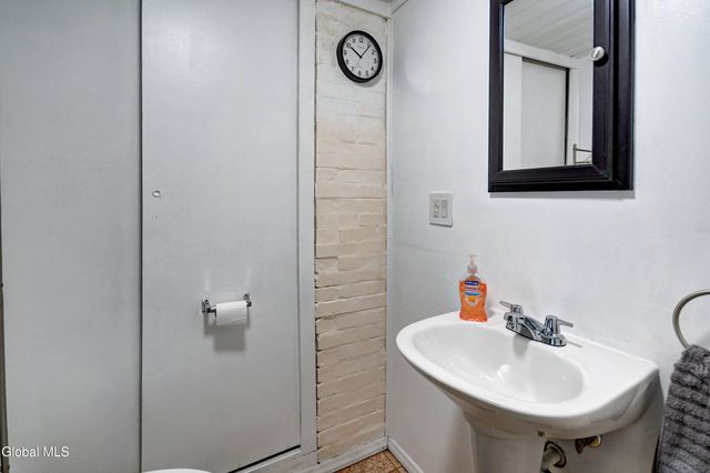 8 Lower Prospect Street, Fonda, NY 12068