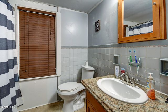 8 Lower Prospect Street, Fonda, NY 12068