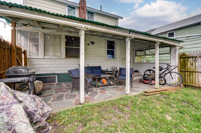 8 Lower Prospect Street, Fonda, NY 12068