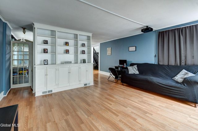 8 Lower Prospect Street, Fonda, NY 12068