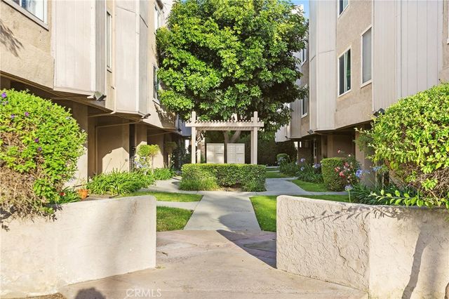 334 S Walnut F, Brea, CA 92821
