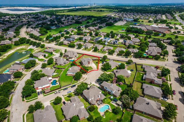 701 Champlain Court, Midlothian, TX 76065