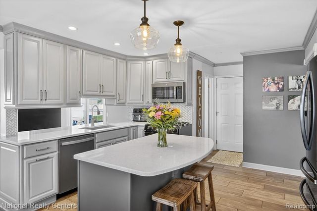 42020 Hystone Street, Canton, MI 48187