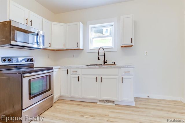 711 Stanton Street, Port Huron, MI 48060