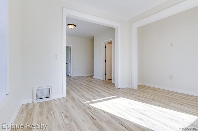 711 Stanton Street, Port Huron, MI 48060