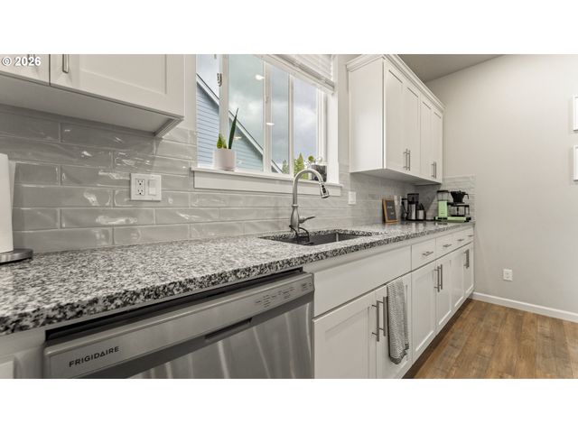 3933 LINDBURG Rd, Salem, OR 97302