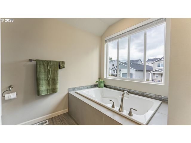 3933 LINDBURG Rd, Salem, OR 97302