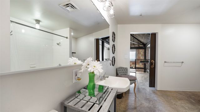 1122 Jackson Street, Dallas, TX 75202