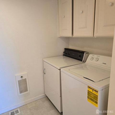 14 Sussex Way 14N, Monroe, NJ 08831