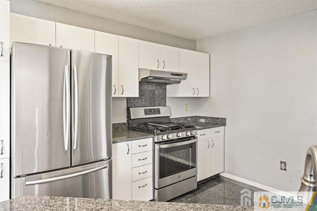 834 Edpas Road, New Brunswick, NJ 08901