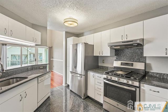 834 Edpas Road, New Brunswick, NJ 08901