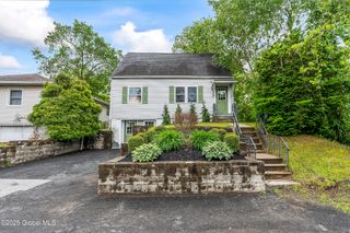 27 Hackett Avenue, Colonie, NY 12205