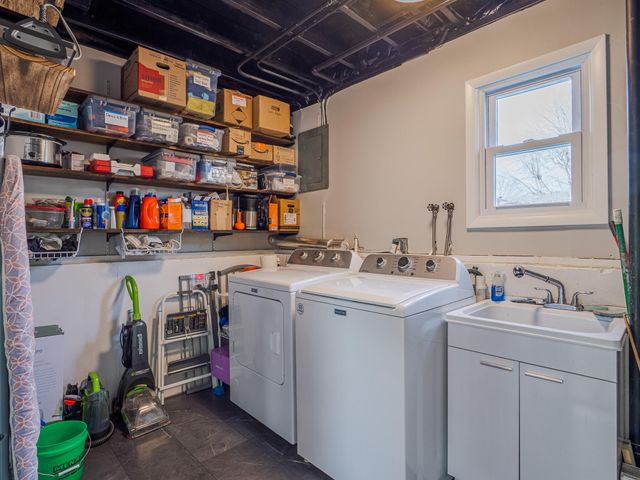 840 Appletree Drive, Schererville, IN 46375