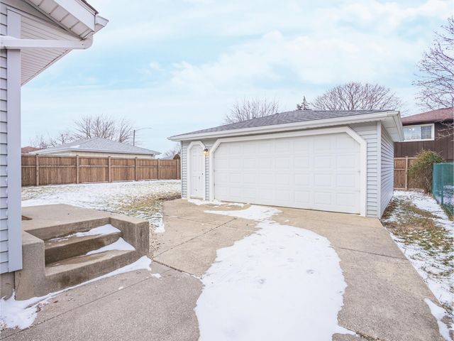 840 Appletree Drive, Schererville, IN 46375