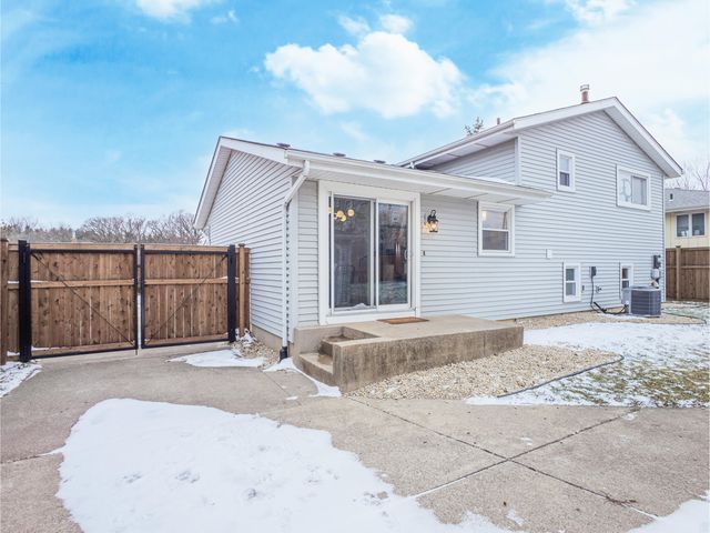 840 Appletree Drive, Schererville, IN 46375