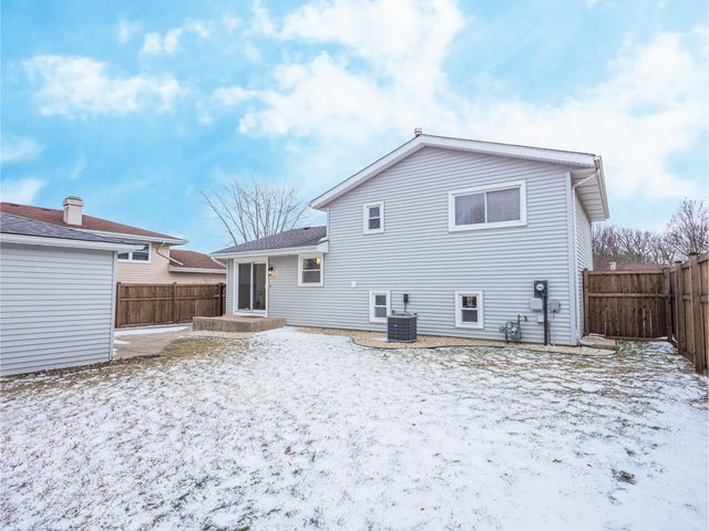 840 Appletree Drive, Schererville, IN 46375