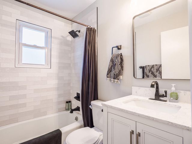 840 Appletree Drive, Schererville, IN 46375