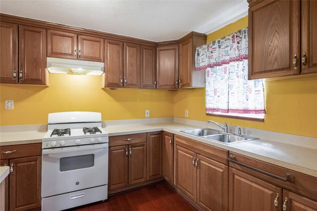 11201 Bentley Street, Houston, TX 77093