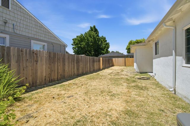 1404 Middlefield Ave, Stockton, CA 95204