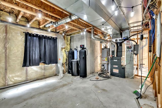 2882 S ADAM HILL WAY, Magna, UT 84044