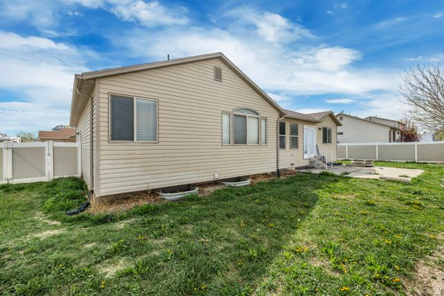 2882 S ADAM HILL WAY, Magna, UT 84044