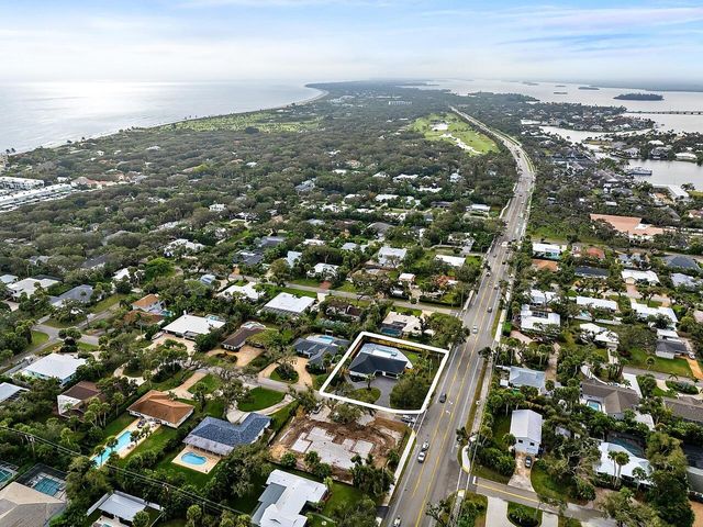 706 Flamevine Lane, Vero Beach, FL 32963