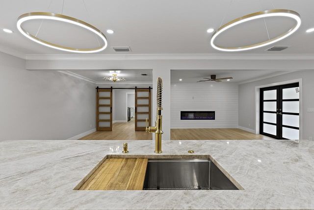 706 Flamevine Lane, Vero Beach, FL 32963