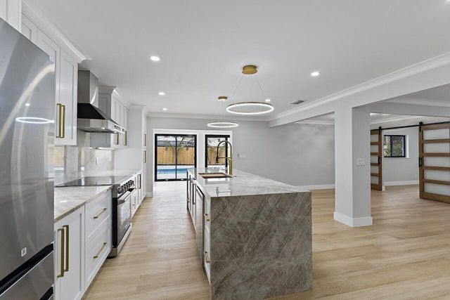 706 Flamevine Lane, Vero Beach, FL 32963