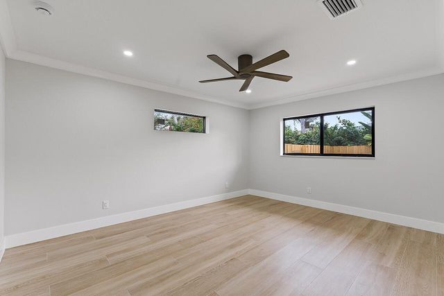 706 Flamevine Lane, Vero Beach, FL 32963