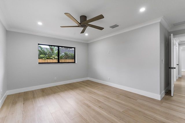 706 Flamevine Lane, Vero Beach, FL 32963