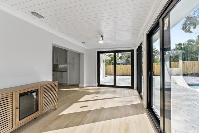 706 Flamevine Lane, Vero Beach, FL 32963