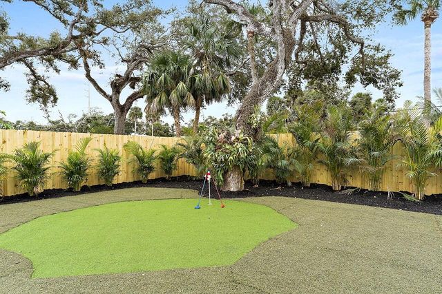 706 Flamevine Lane, Vero Beach, FL 32963