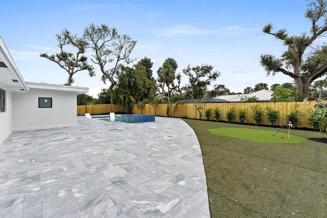 706 Flamevine Lane, Vero Beach, FL 32963