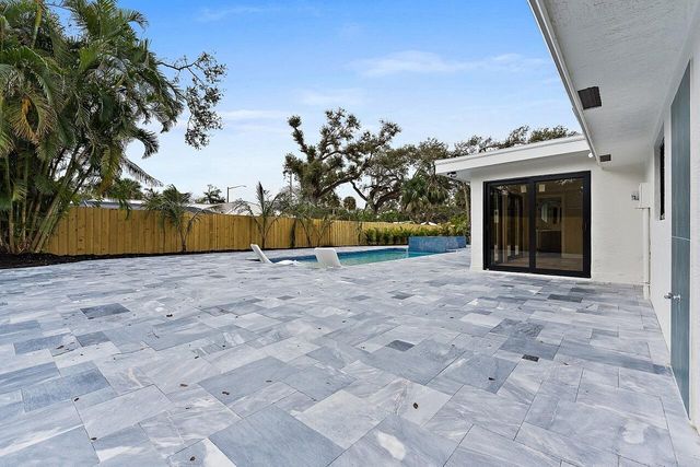 706 Flamevine Lane, Vero Beach, FL 32963