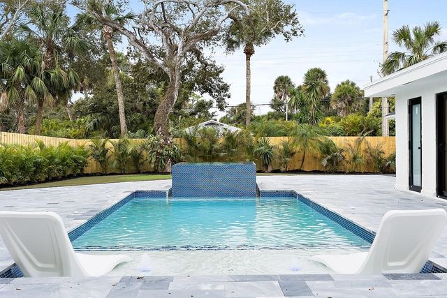 706 Flamevine Lane, Vero Beach, FL 32963