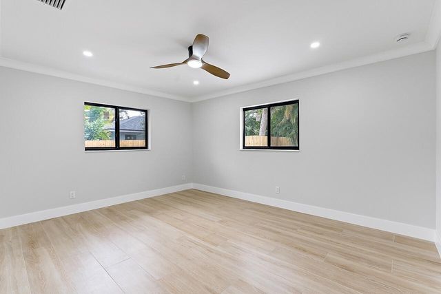 706 Flamevine Lane, Vero Beach, FL 32963