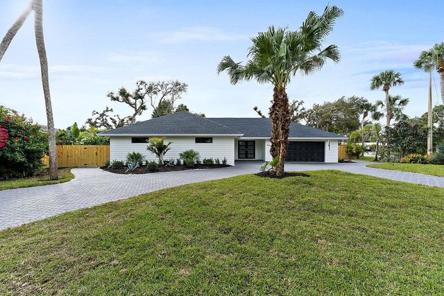 706 Flamevine Lane, Vero Beach, FL 32963
