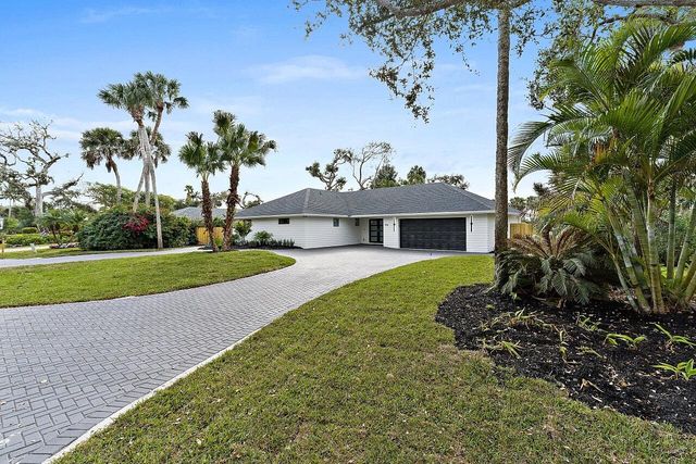 706 Flamevine Lane, Vero Beach, FL 32963