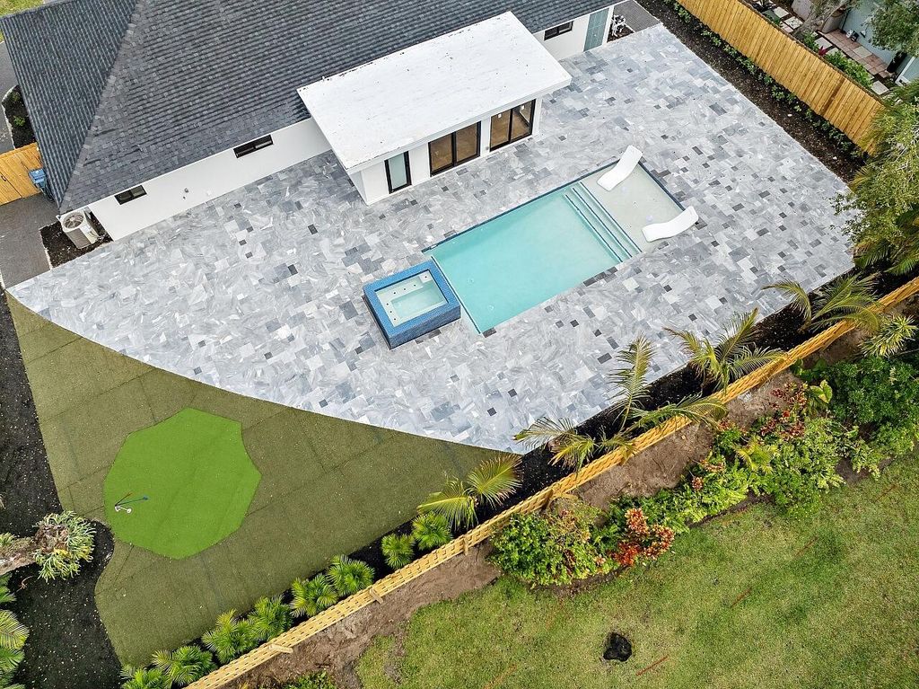 706 Flamevine Lane, Vero Beach, FL 32963