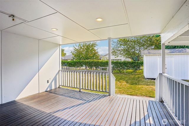 923 16th Street SW, Puyallup, WA 98371