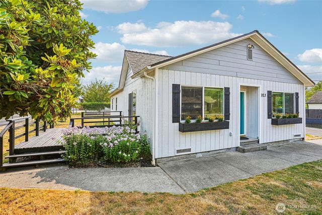 923 16th Street SW, Puyallup, WA 98371