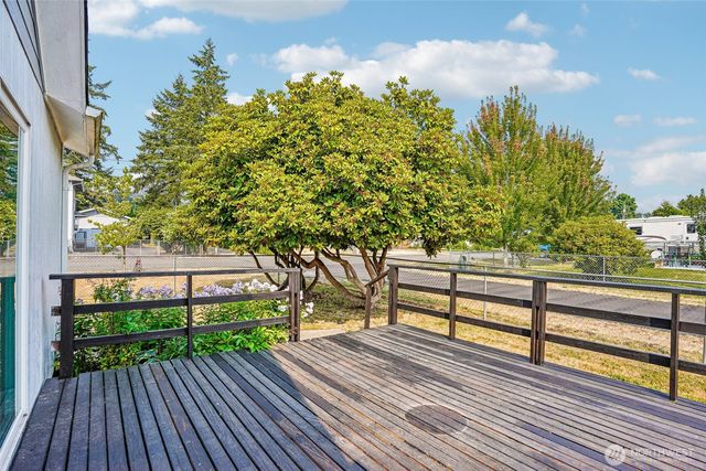 923 16th Street SW, Puyallup, WA 98371