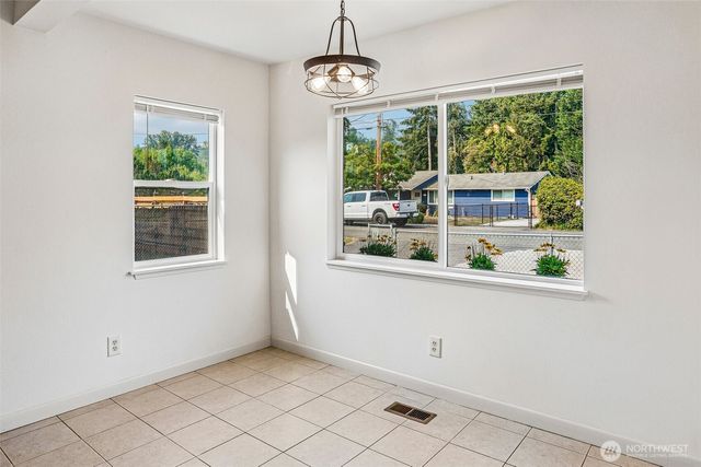 923 16th Street SW, Puyallup, WA 98371